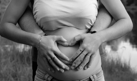 Séance de kinésiologie à Nantes pour augmenter ses chances de grossesse